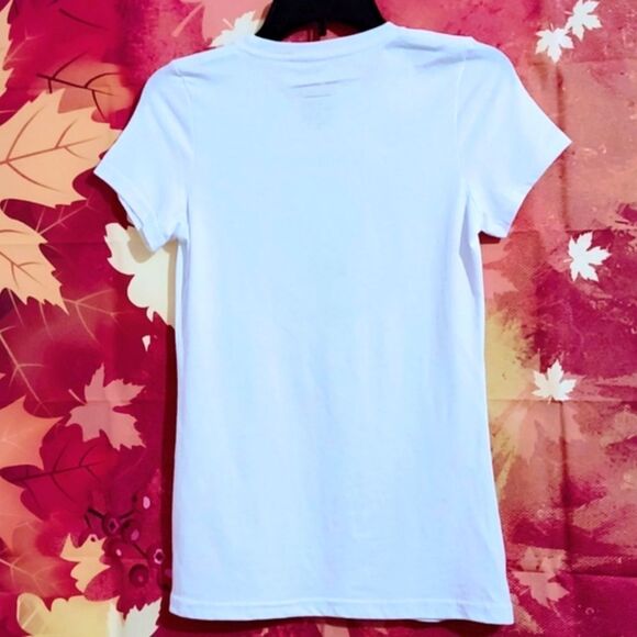 RIPPLE JUNCTION SCHRUTE FARMS BED AND BREAKFAST TEE SHIRT WOMEN'S SIZE S - Picture 2 of 5